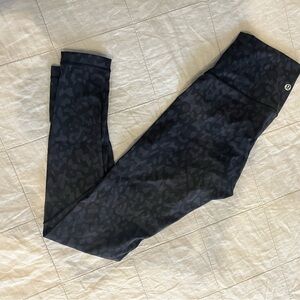 Lululemon Wunder Under Leopard print Leggings: worn 5x, no pilling, no wear/tear
